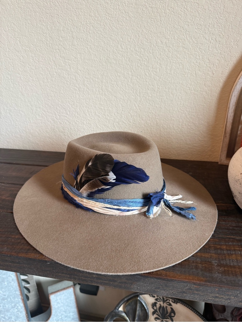Lovely Bird Malibu - Montana Taupe Wide-Brim Fedora Hat size Med - Picture 3 of 10